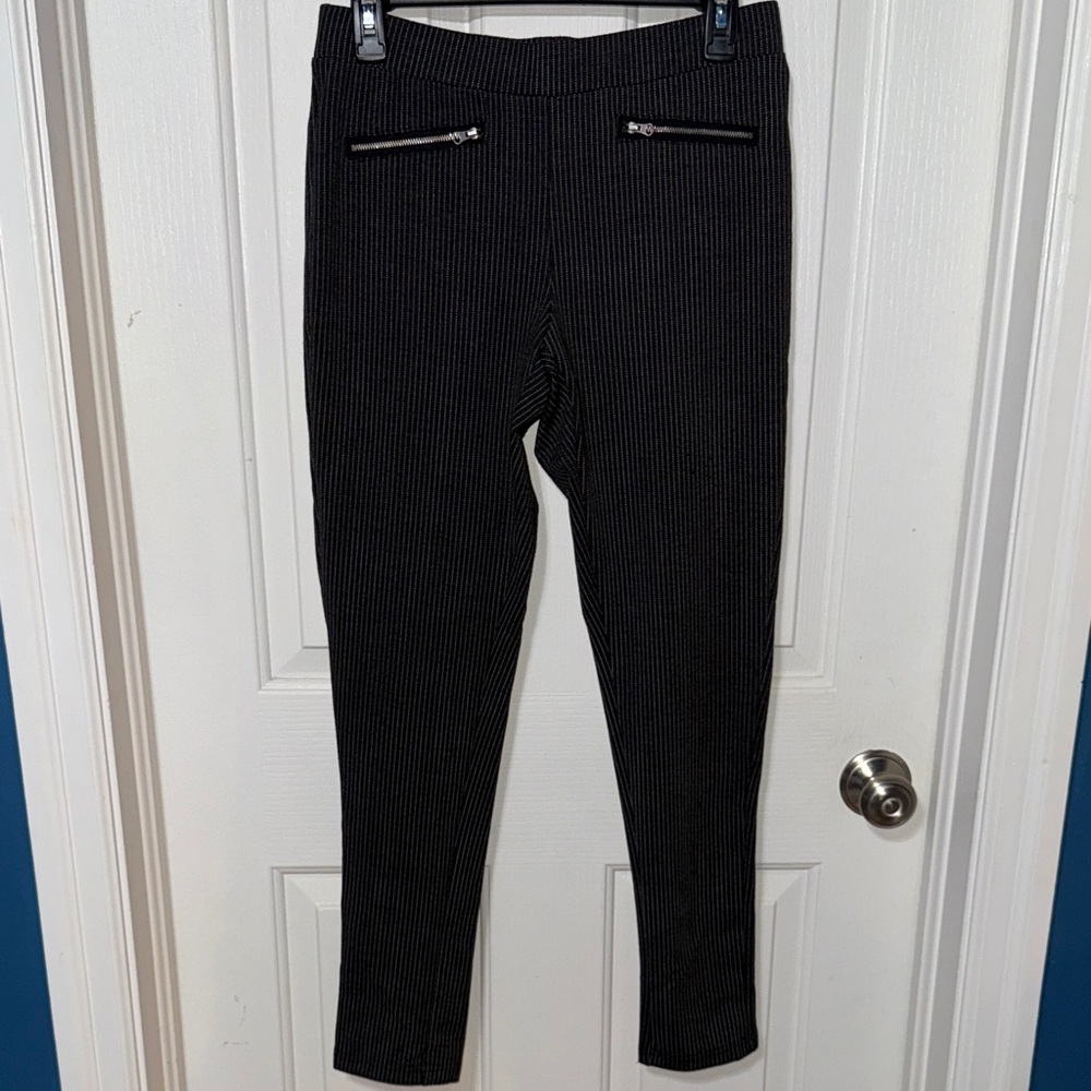 💰Baccini Black and White Striped Pants